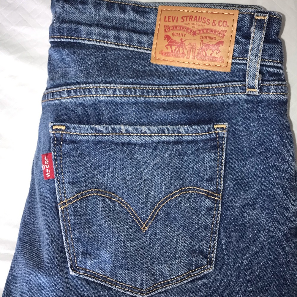 Levi’s 711 skinny jeans